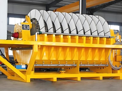 Ceramic vacuum filter