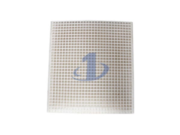 Plastic mesh pad for vacuum drum filter